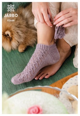 Kristyr – sokken met kantpatroon
